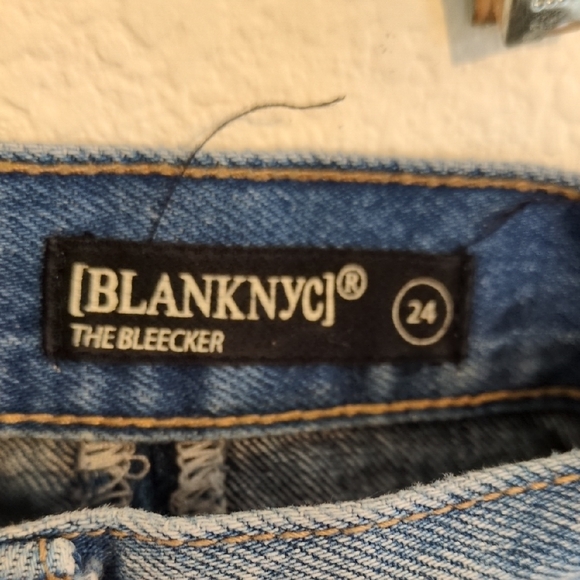 Blank NYC Two-Tone Straight Leg Jeans Bleach Light to Dark Blue Sz 24 - Picture 4 of 15